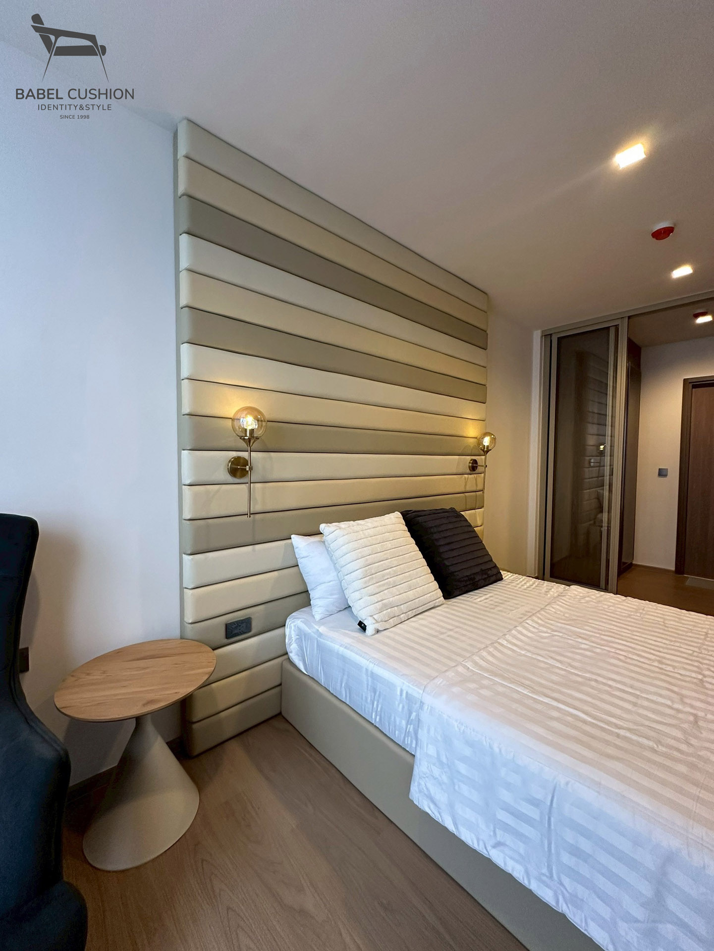 งานบุผนังหัวเตียงและฐานเตียง